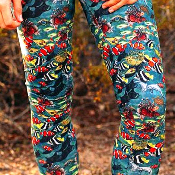 "The Reef" Leggings - Picture 1 of 5